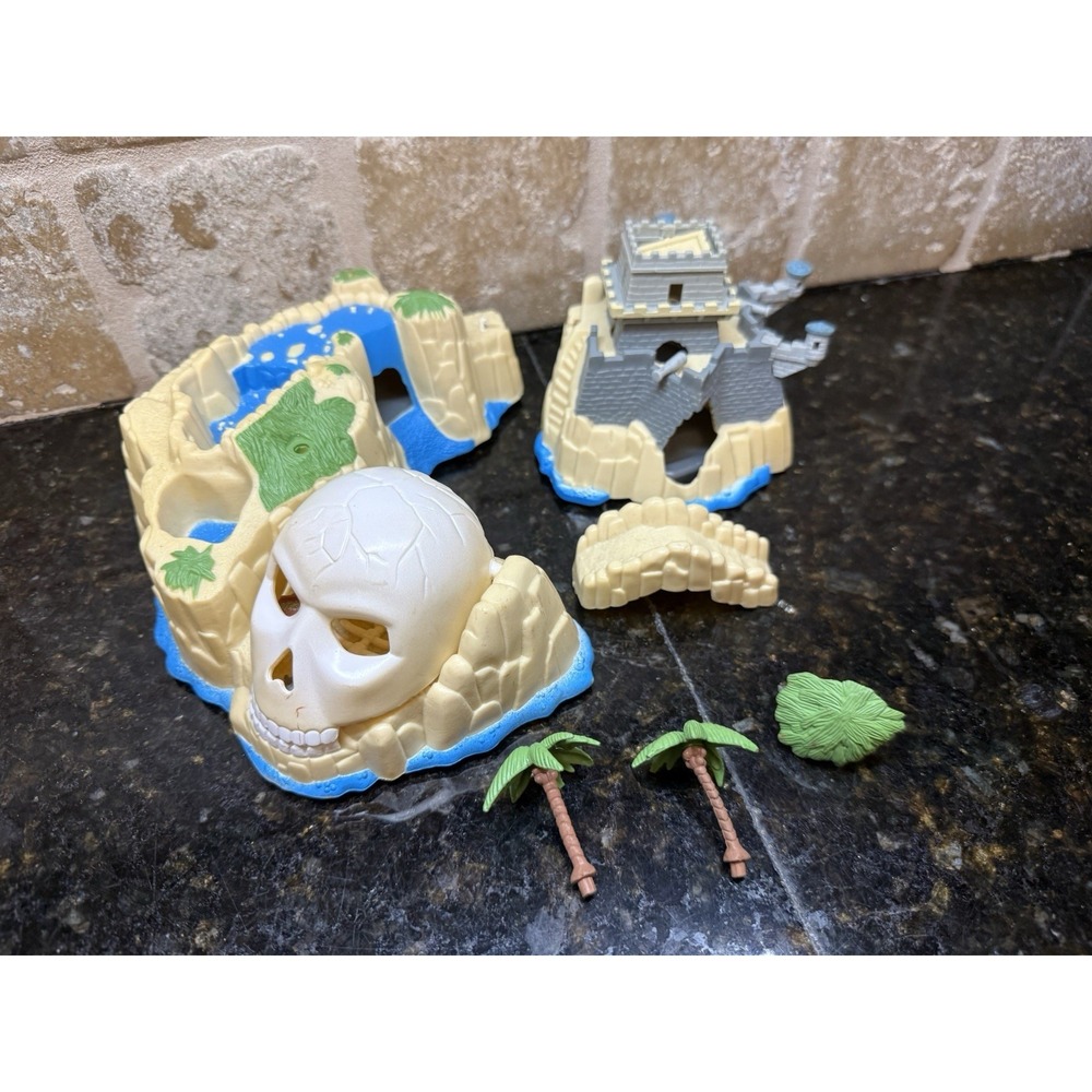 VTG Micro Machines Exploration Lost Treasure Lagoon Playset Skull Island